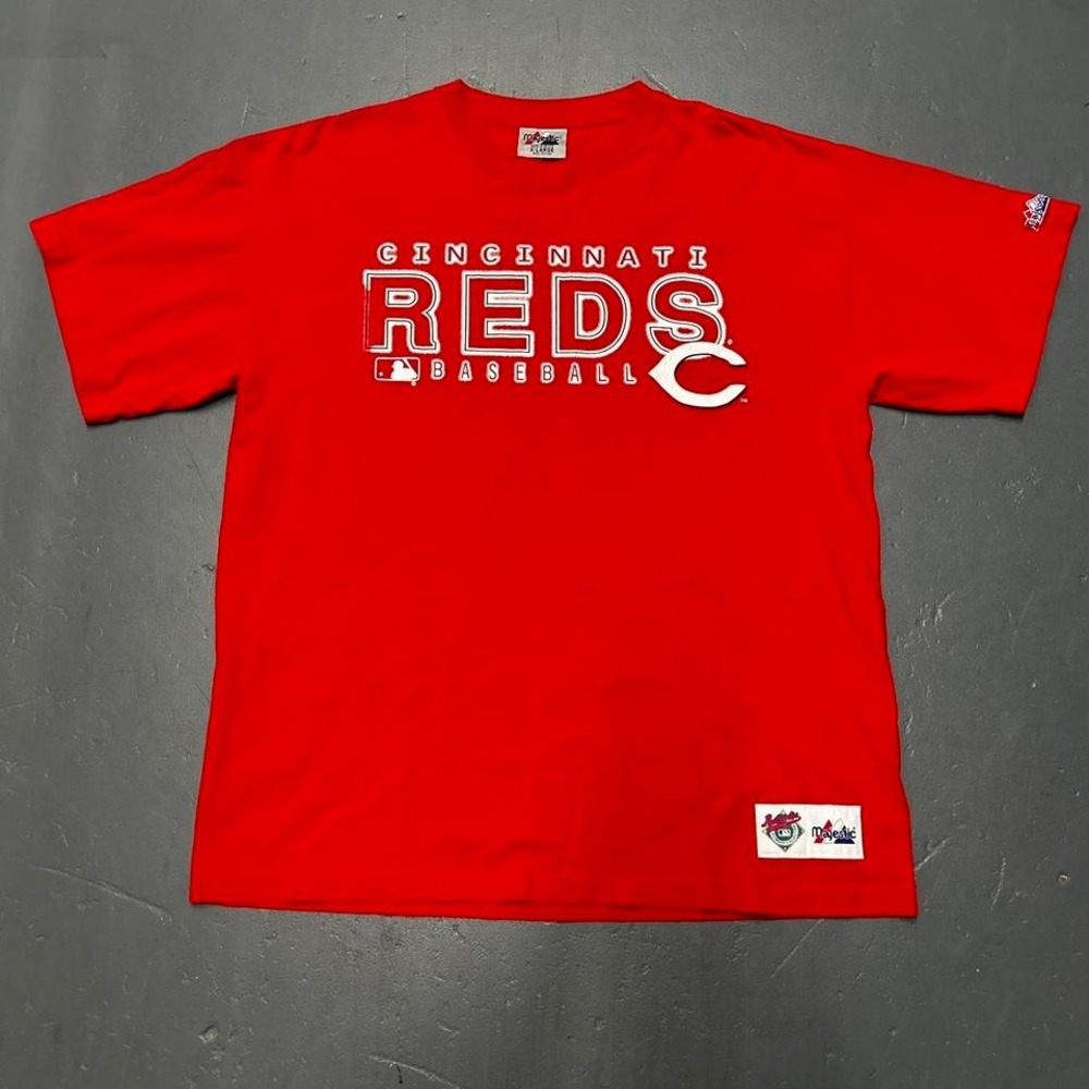 Vintage 2000s Cincinnati Reds majestic mlb baseball graphic red oversized tee